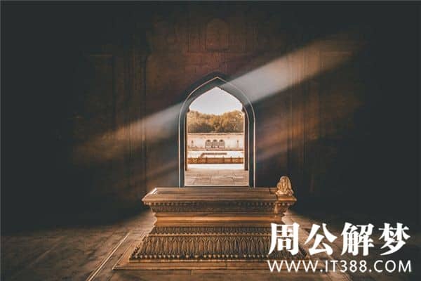 梦见红色棺材是什么意思