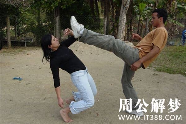 梦见有人打我是什么意思