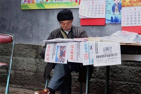 梦见卖报人是什么意思 梦见卖报人是什么意思