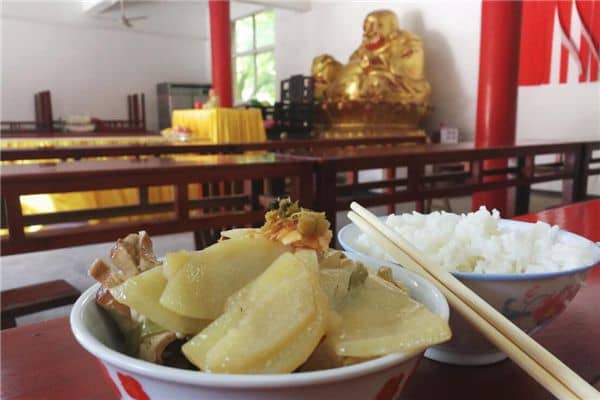 梦见吃斋饭