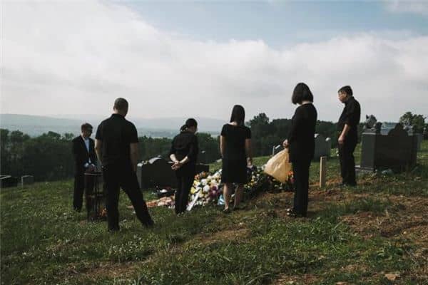 梦见死亲人