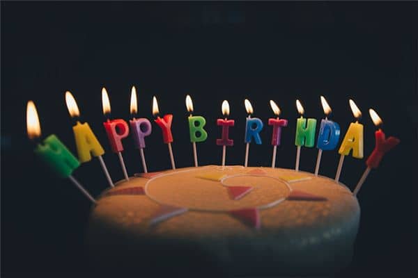 梦见生日蛋糕是什么意思
