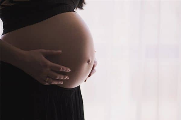 梦见胎死腹中是什么意思