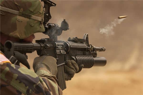 梦见被抢扫射是什么意思