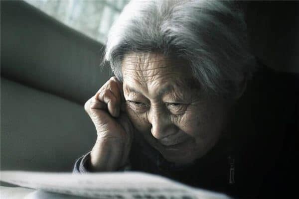 梦见母亲去世自己大哭