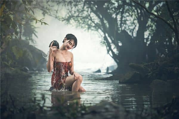 梦见女人洗澡是什么预兆