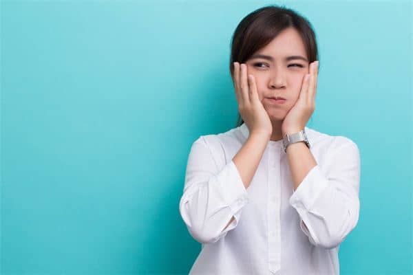梦见满口牙都掉了是什么意思