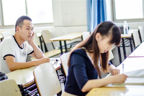 自己暗恋已久的女孩