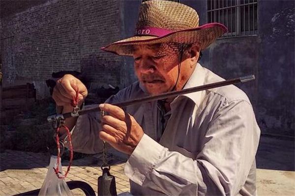 秤称重量的横具