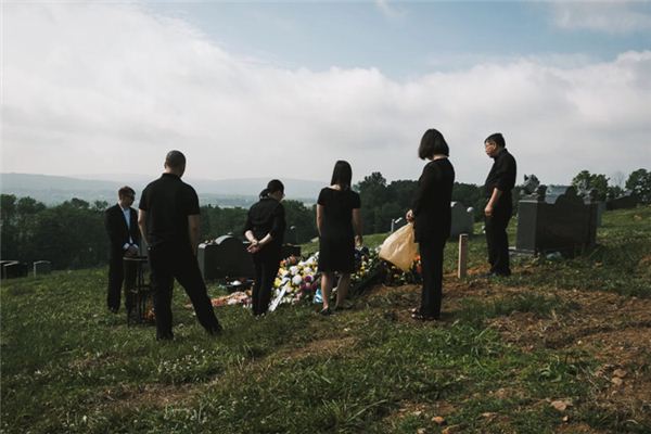 穿孝服