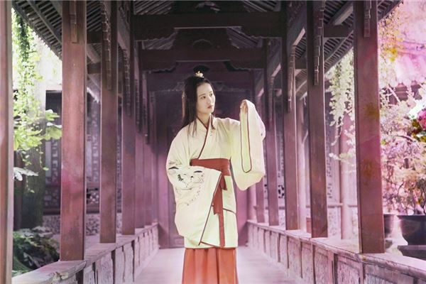 梦见已婚女人自己小便是什么意思