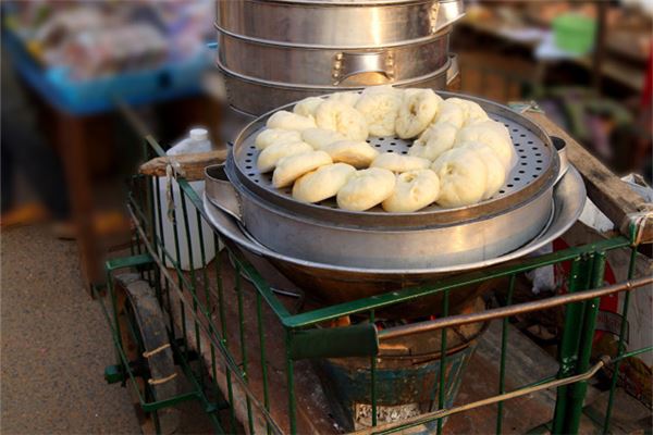 梦见吃馒头是什么意思