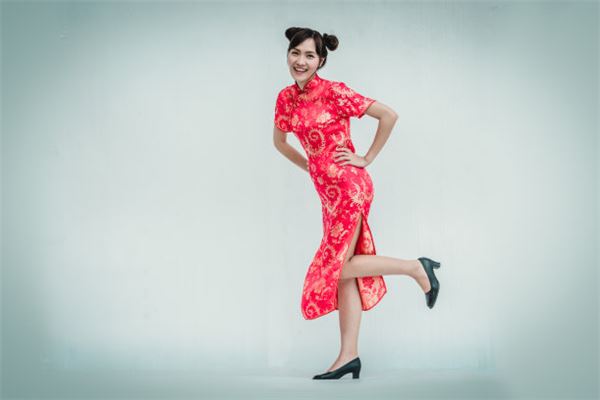 梦见穿旗袍是什么意思