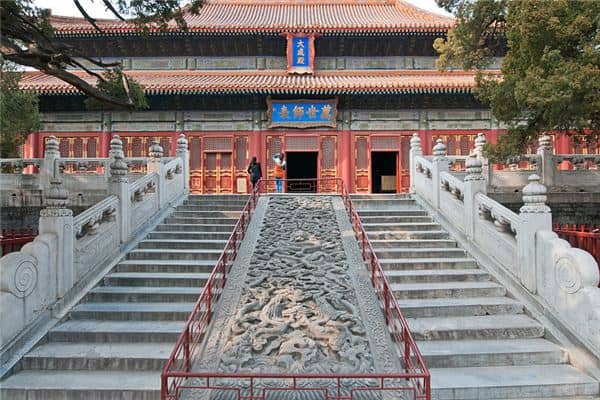 梦见去寺庙是什么意思