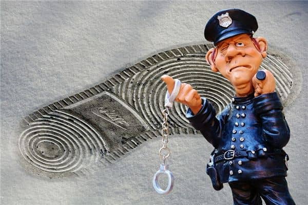 梦见与警察吵架是什么意思