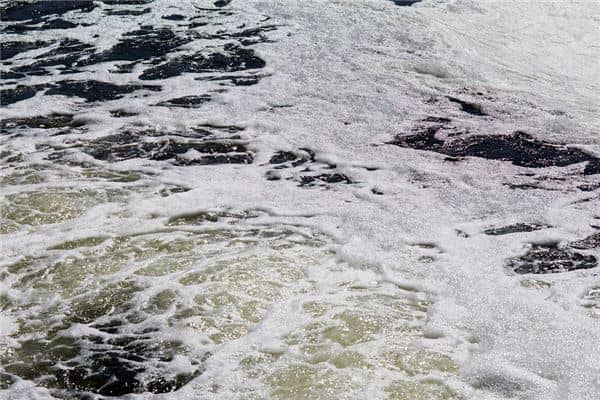 梦见污水满地流是什么意思