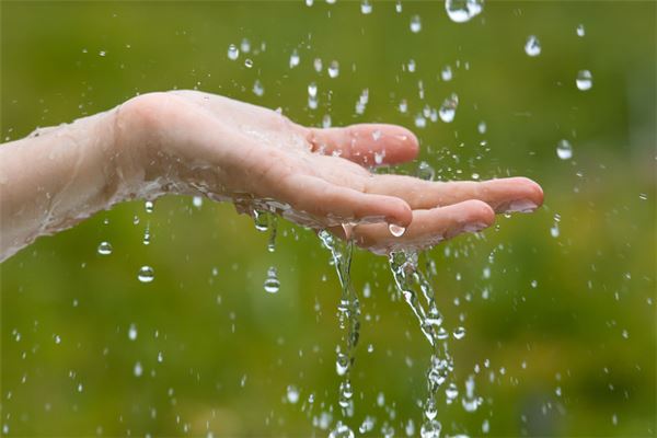 梦见下暴雨是什么意思