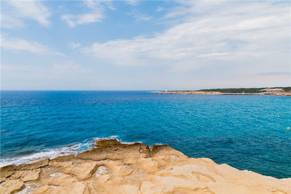 梦见大海水很清澈是什么意思
