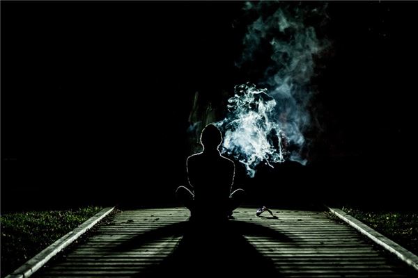 梦见被鬼缠身最后摆脱是什么意思