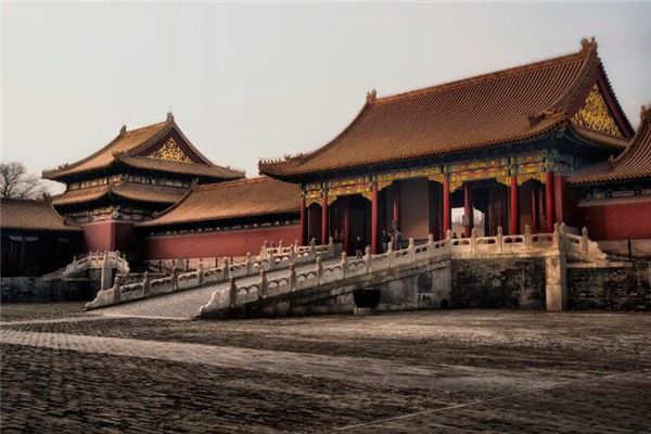 官府
