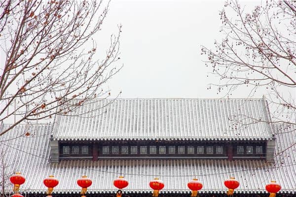 梦见屋子漏雨是什么意思
