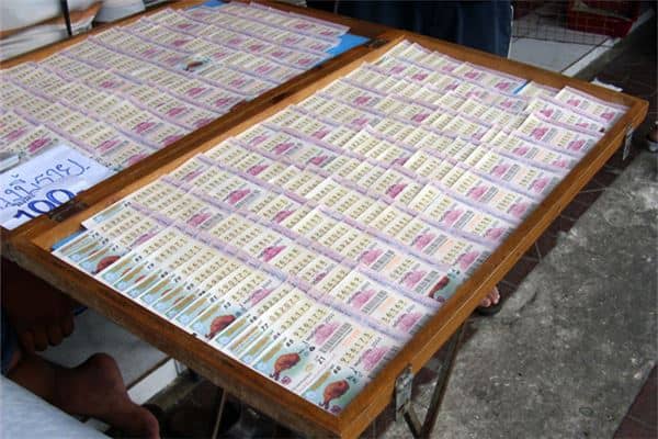 梦见中奖：梦中得奖，家中受损