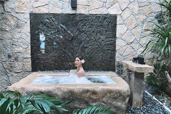 梦见人在水里是什么意思