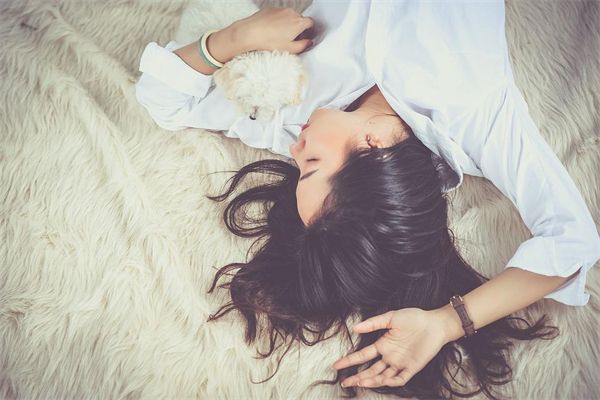 梦到前妻死了会是什么意思