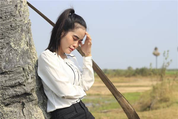 梦到了抱头痛哭是什么意思