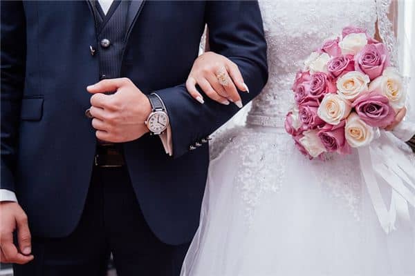 梦见男友和别人结婚