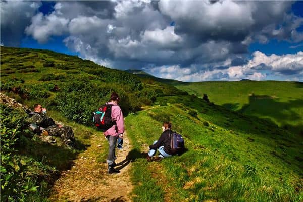 梦见家人旅游